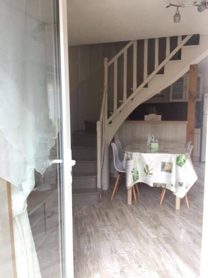 Petite Maison Au Coeur De L Auvergne Jumeaux ภายนอก รูปภาพ